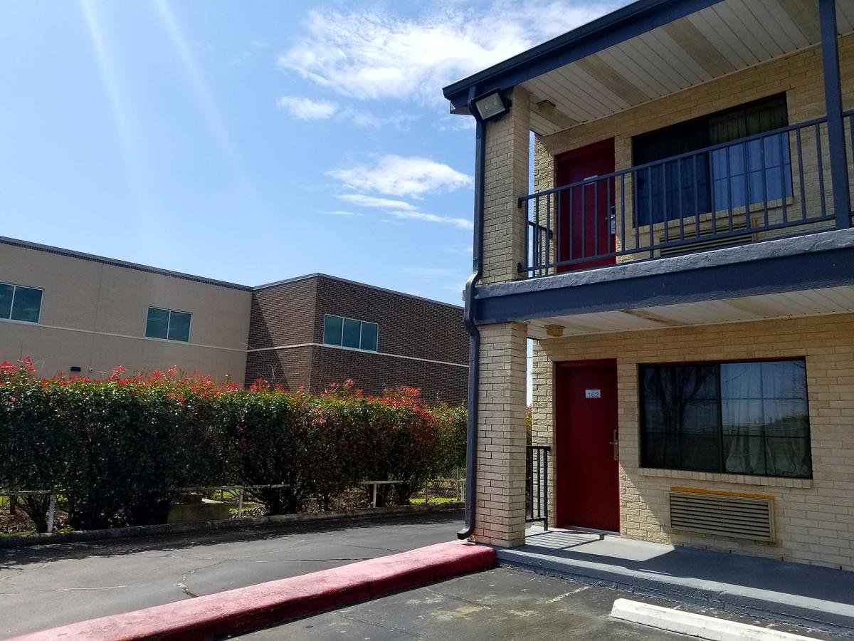 Executive Inn Пасадена Экстерьер фото