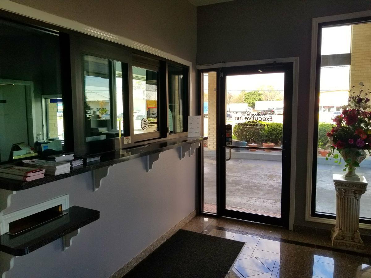 Executive Inn Пасадена Экстерьер фото